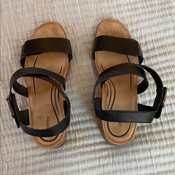 Aetrex UEC Women’s size 10 Black Women's “Kristin” Strap Sandals Velcro - Picture 3 of 8
